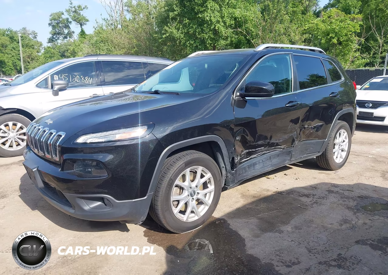 2015 Jeep Cherokee Latitude VIN:1C4PJLCS3FW525666 - 2