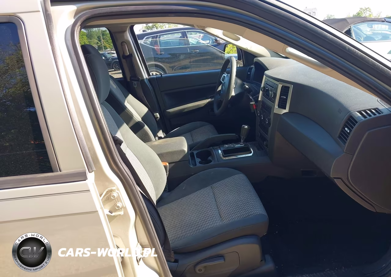 2008 Jeep Grand Cherokee Laredo VIN:1J8GR48K78C165077 - 5