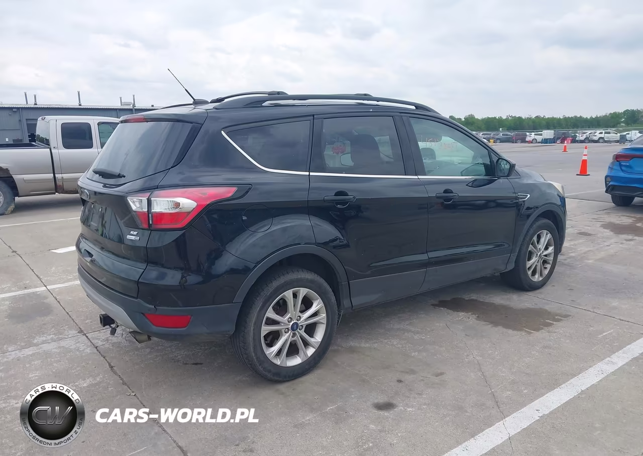 2017 Ford Escape Se VIN:1FMCU9GD8HUD95365 - 4