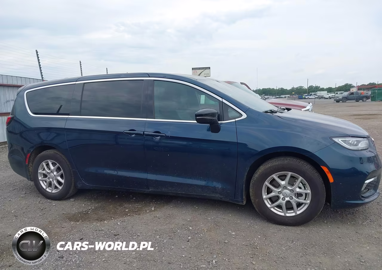 2025 Chrysler Pacifica Select VIN:2C4RC1BG0SR587551 - 13