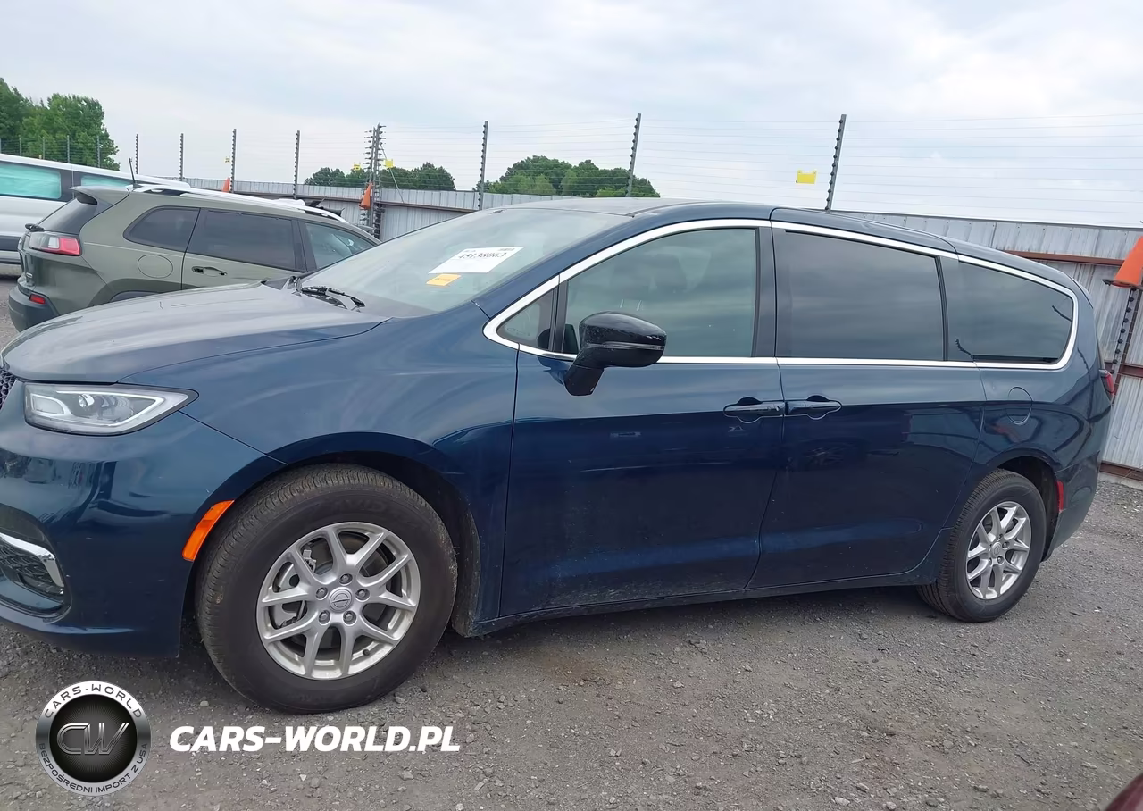 2025 Chrysler Pacifica Select VIN:2C4RC1BG0SR587551 - 14