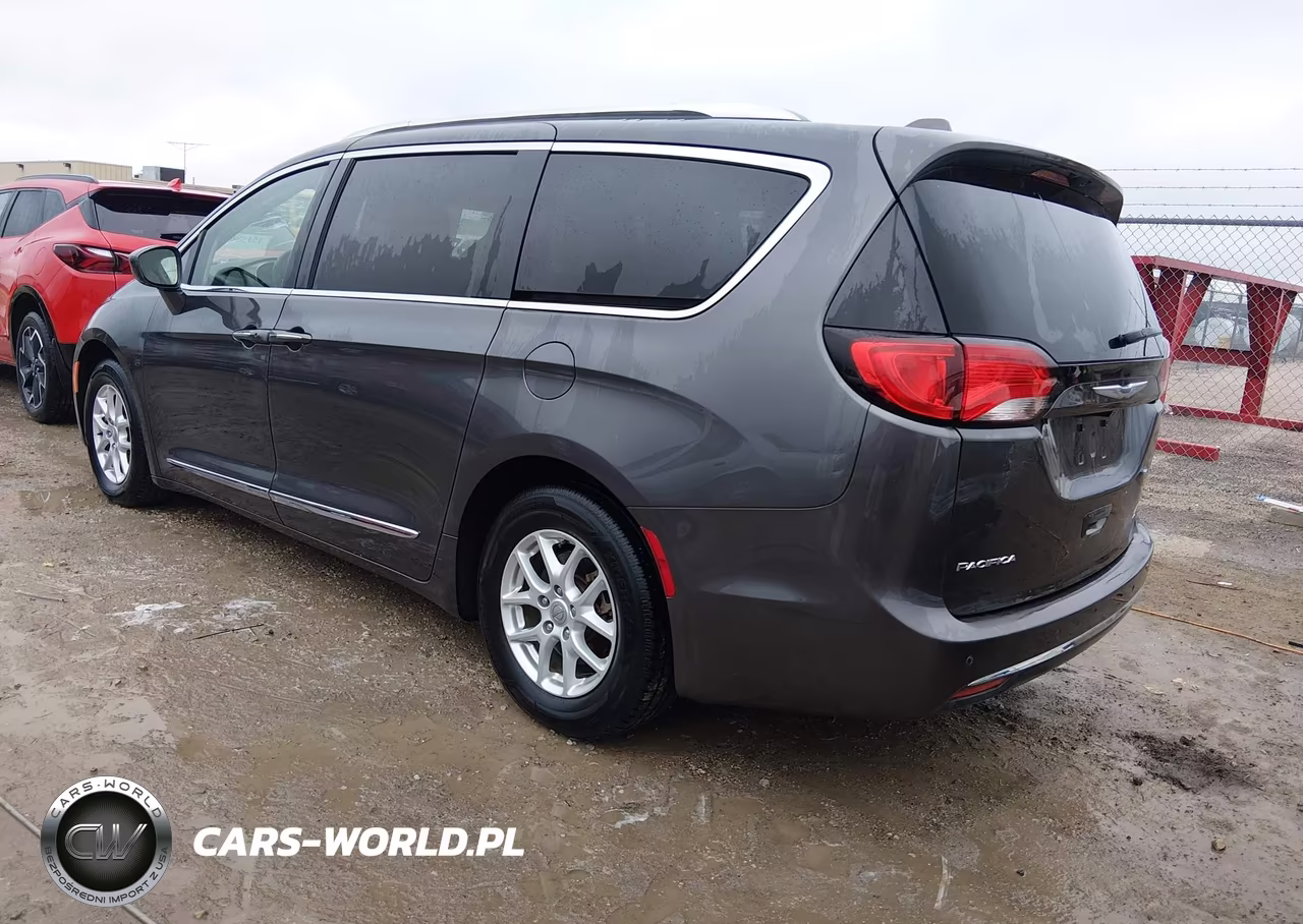 2020 Chrysler Pacifica Touring L VIN:2C4RC1BG3LR280408 - 3