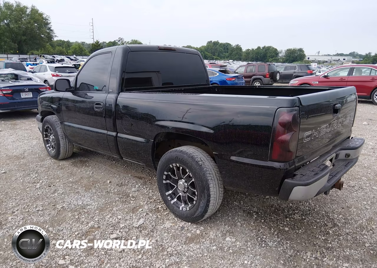2005 Chevrolet Silverado 1500 Work Truck VIN:1GCEC14X75Z349573 - 3