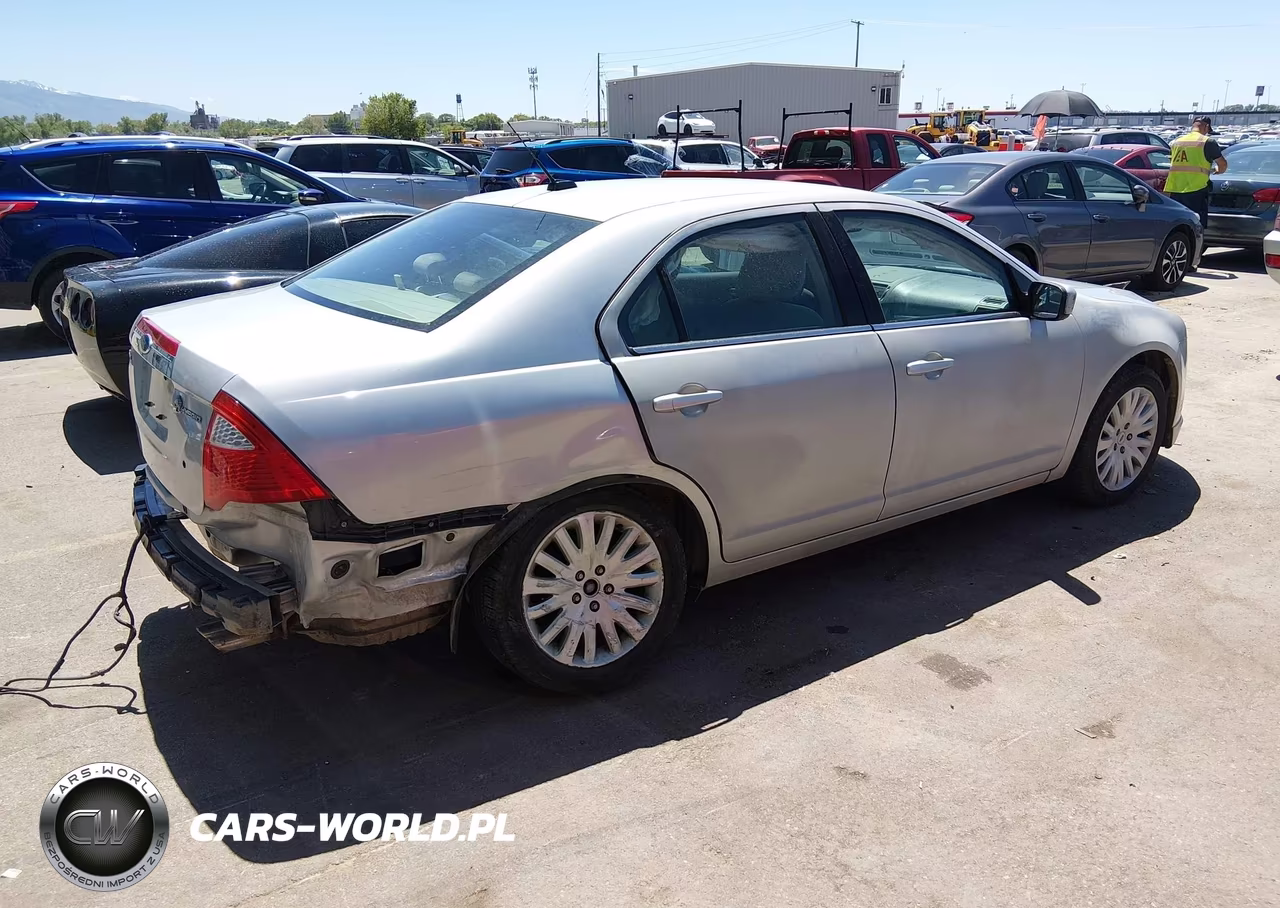 2010 Ford Fusion Hybrid VIN:3FADP0L38AR294421 - 4