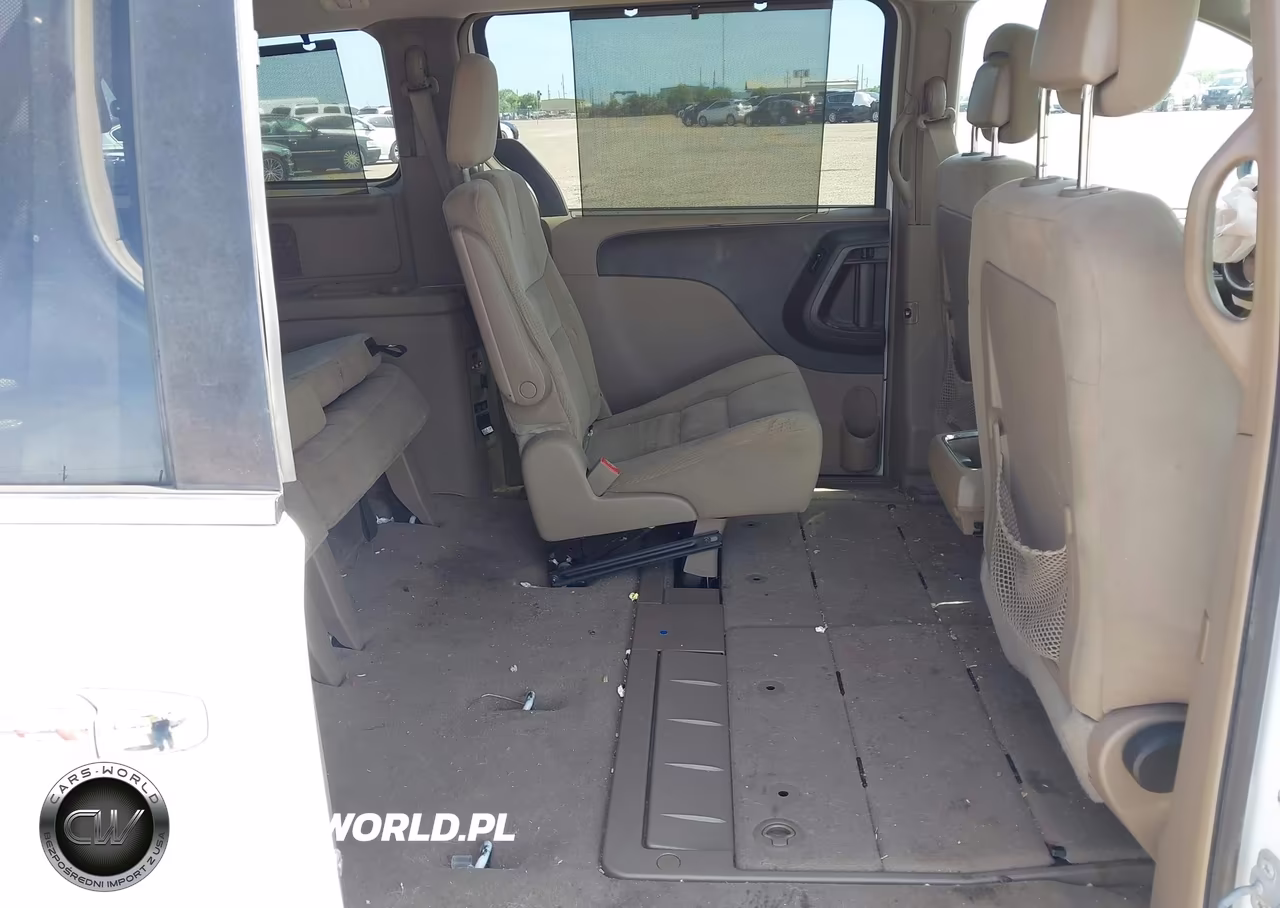 2014 Chrysler Town & Country Touring VIN:2C4RC1BG3ER475430 - 8