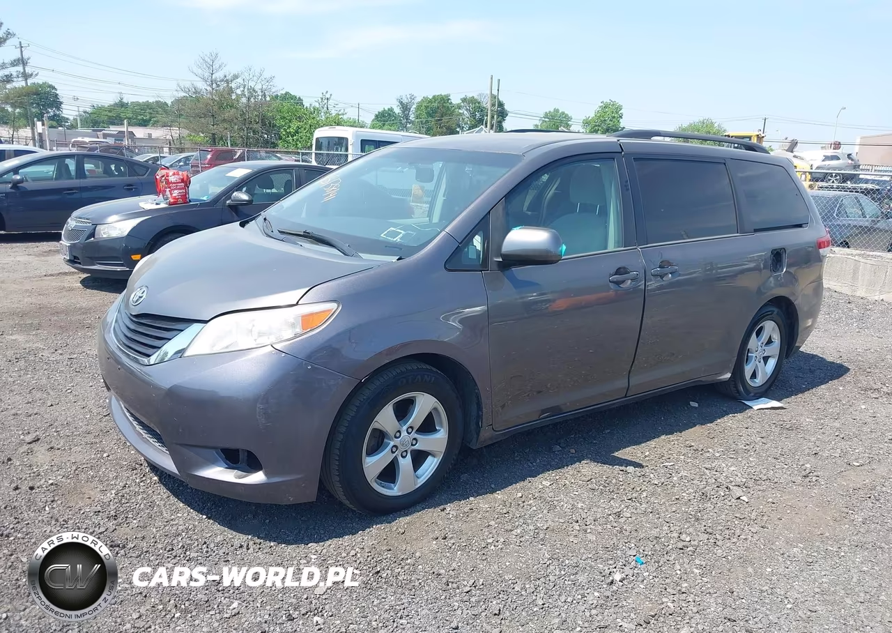 2013 Toyota Sienna Le V6 8 Passenger VIN:5TDKK3DC7DS338023 - 2