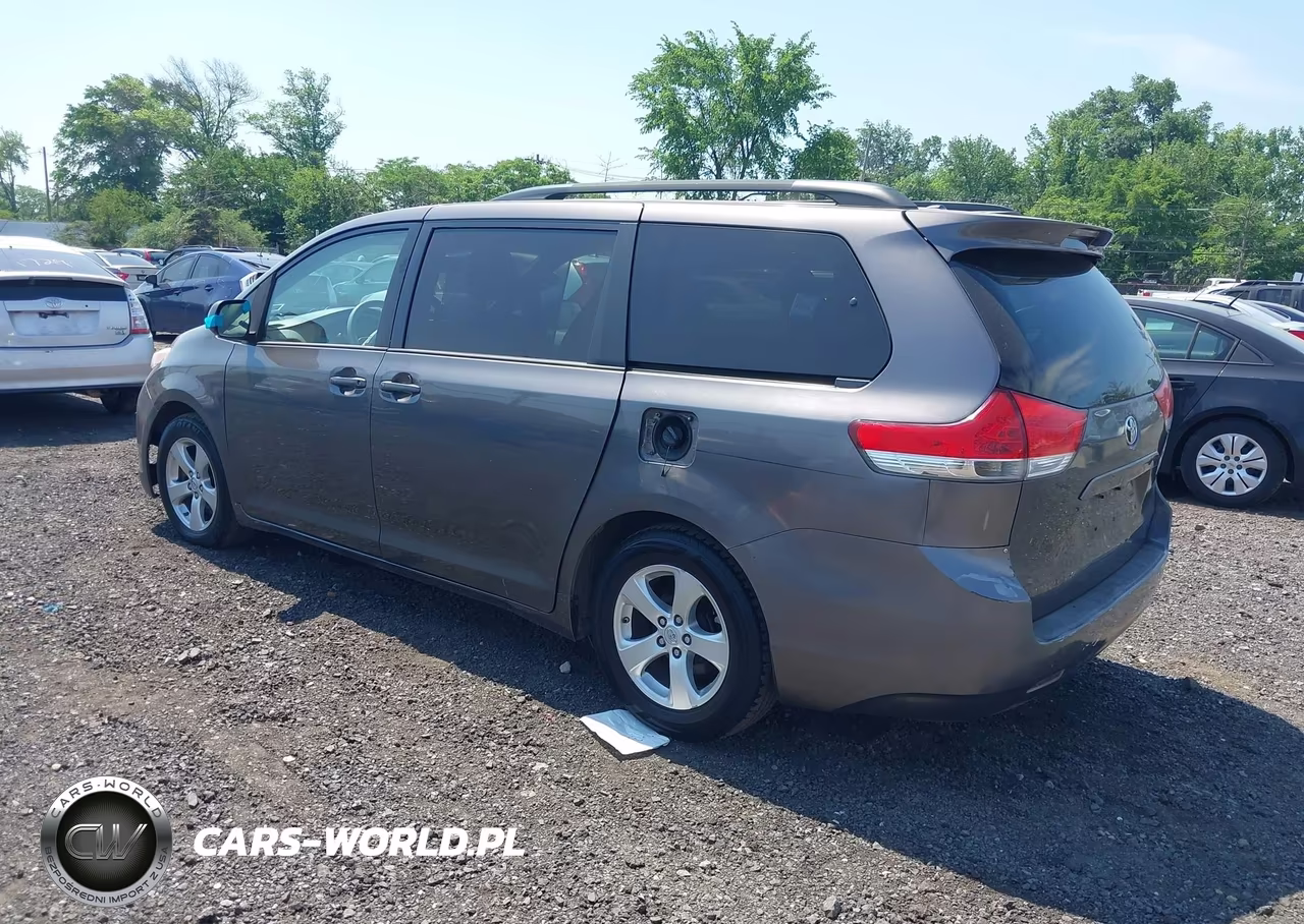 2013 Toyota Sienna Le V6 8 Passenger VIN:5TDKK3DC7DS338023 - 3