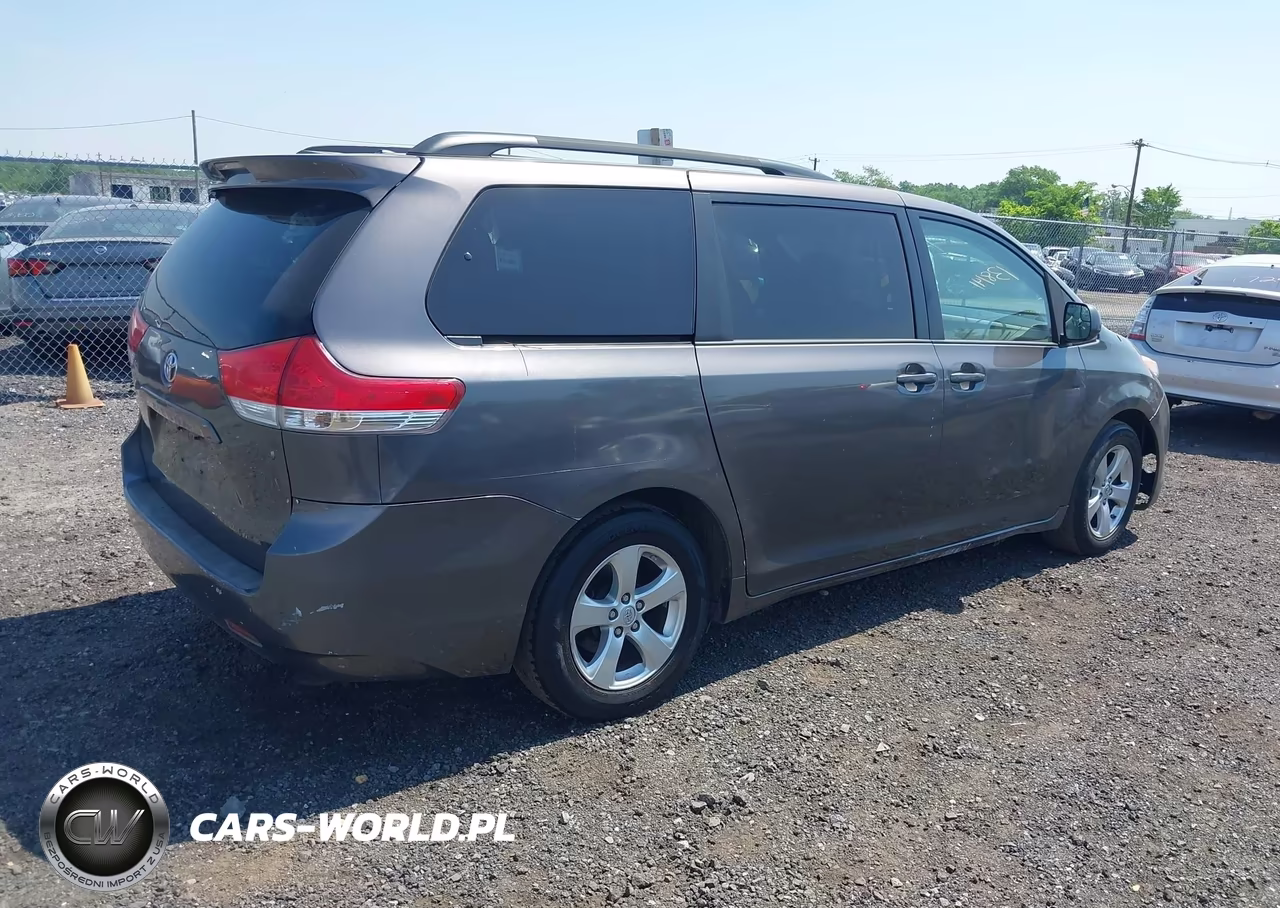 2013 Toyota Sienna Le V6 8 Passenger VIN:5TDKK3DC7DS338023 - 4
