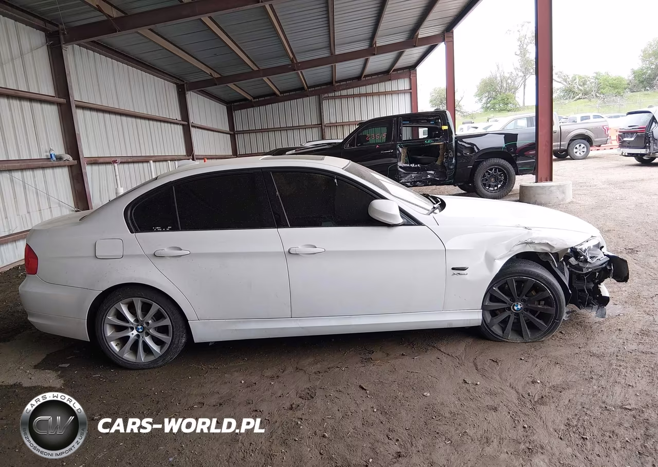 2011 BMW 328I xDrive VIN:WBAPK7C52BF088037 - 14