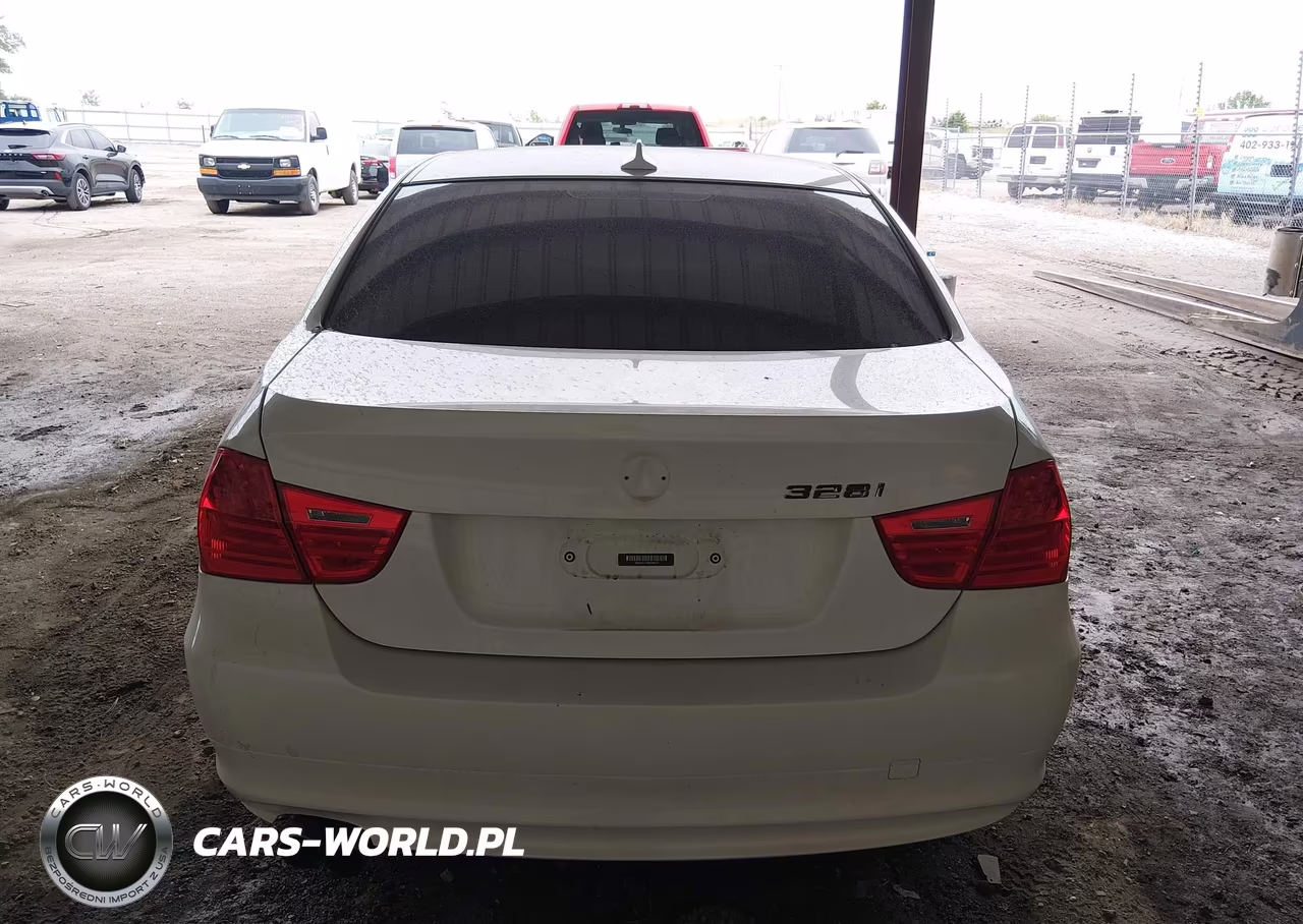 2011 BMW 328I xDrive VIN:WBAPK7C52BF088037 - 17