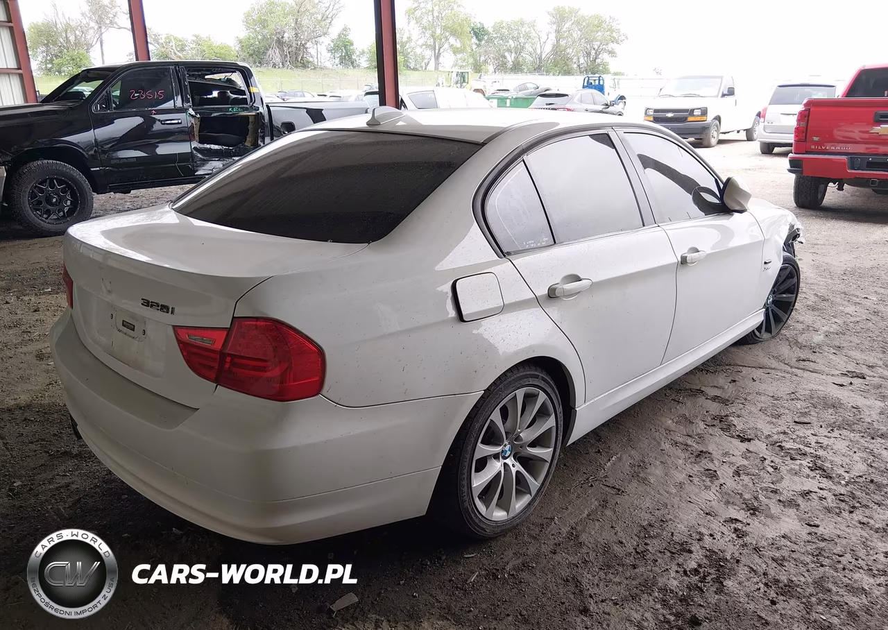 2011 BMW 328I xDrive VIN:WBAPK7C52BF088037 - 4