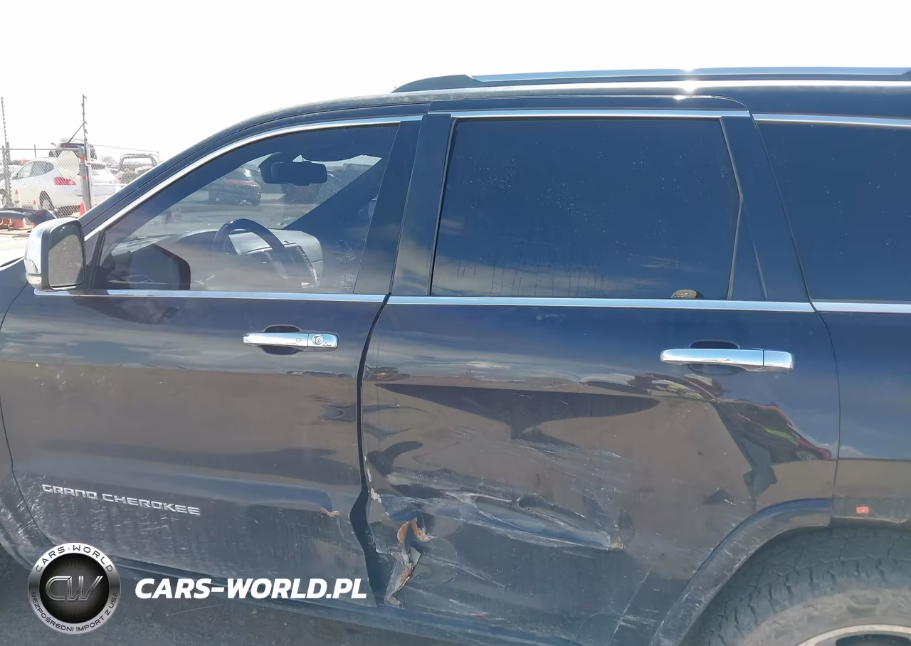 2015 Jeep Grand Cherokee Overland VIN:1C4RJECG8FC615123 - 15
