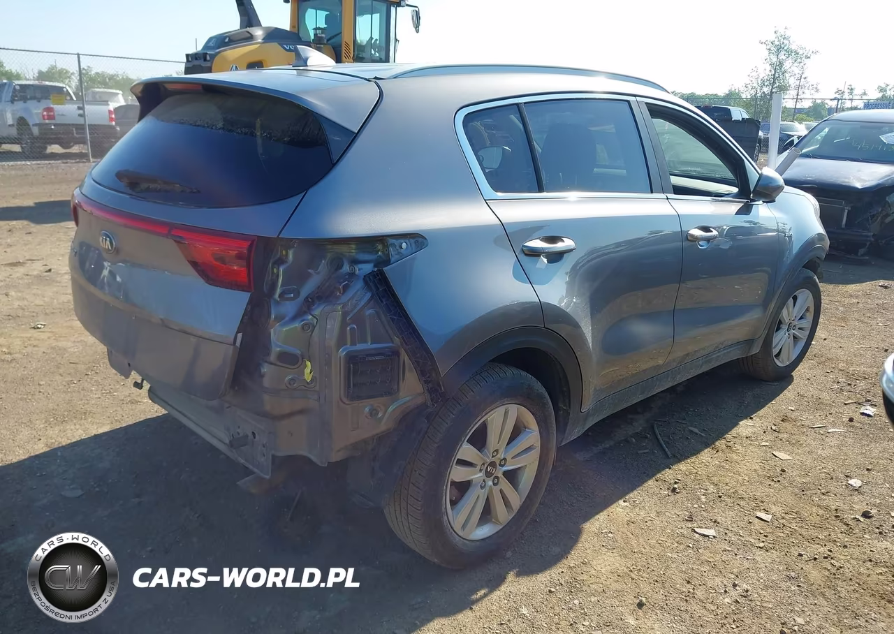 2018 Kia Sportage Lx VIN:KNDPMCAC5J7476590 - 4