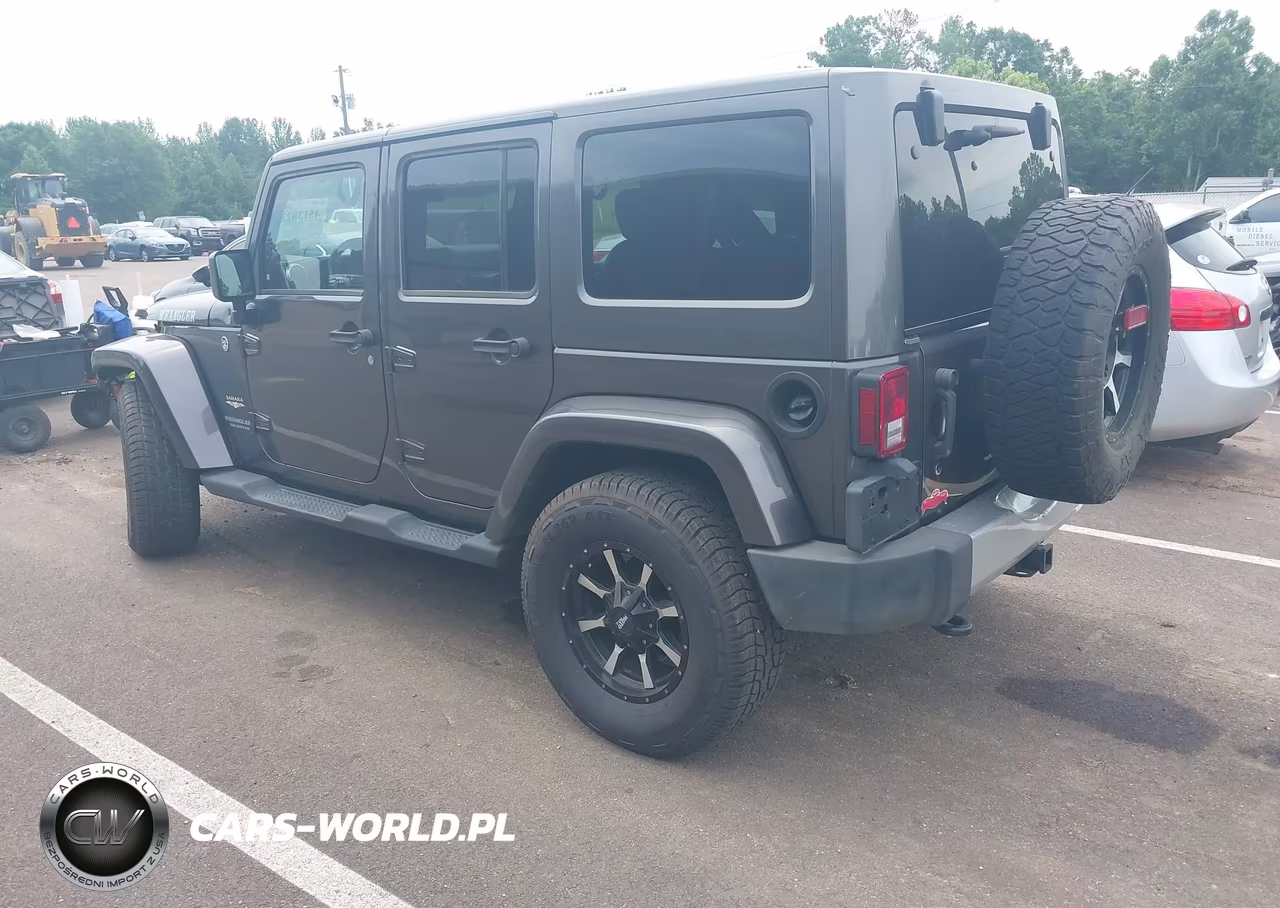 2014 Jeep Wrangler Unlimited Sahara VIN:1C4BJWEG8EL296289 - 3