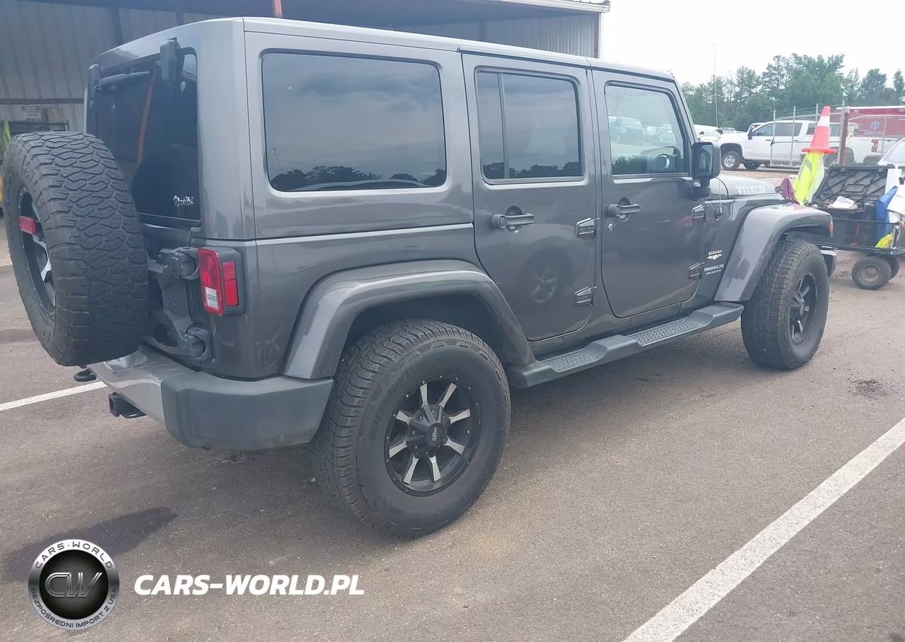2014 Jeep Wrangler Unlimited Sahara VIN:1C4BJWEG8EL296289 - 4