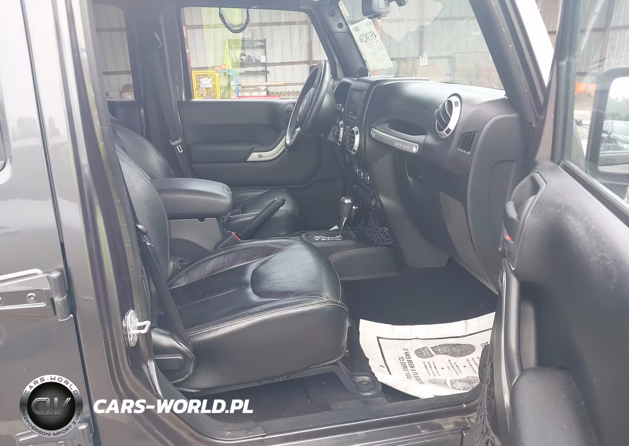 2014 Jeep Wrangler Unlimited Sahara VIN:1C4BJWEG8EL296289 - 5