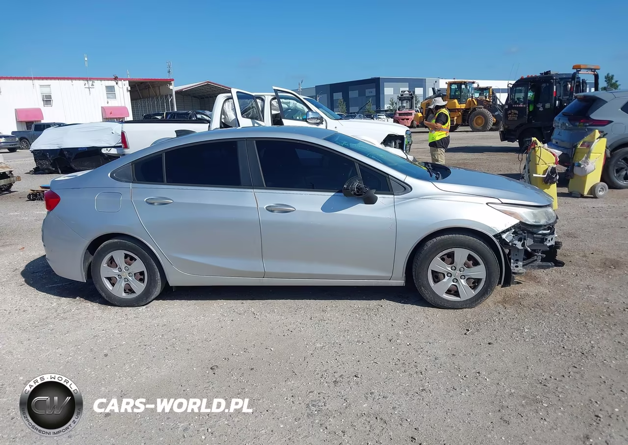 2016 Chevrolet Cruze Ls Auto VIN:1G1BC5SM7G7239357 - 14