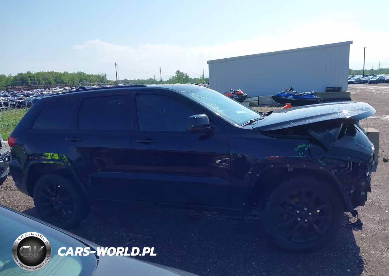 2020 Jeep Grand Cherokee Altitude 4X4 VIN:1C4RJFAG6LC425602 - 13