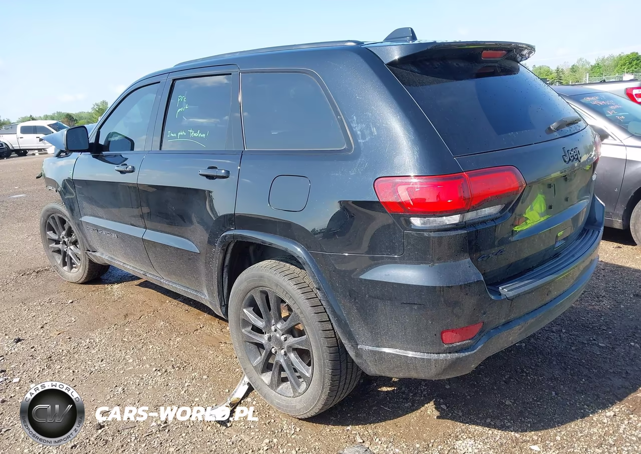 2020 Jeep Grand Cherokee Altitude 4X4 VIN:1C4RJFAG6LC425602 - 3