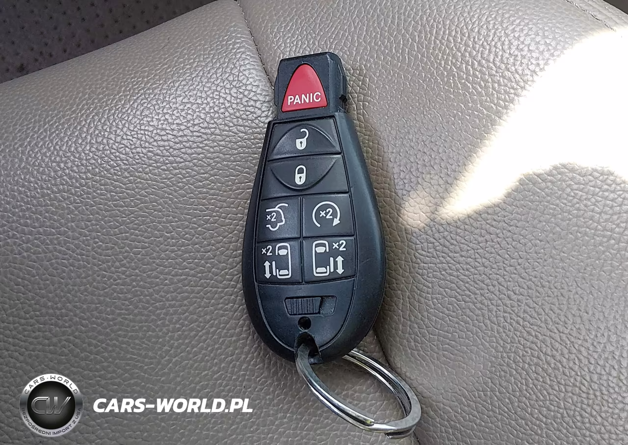 2013 Chrysler Town & Country Touring-L VIN:2C4RC1CG9DR777155 - 11