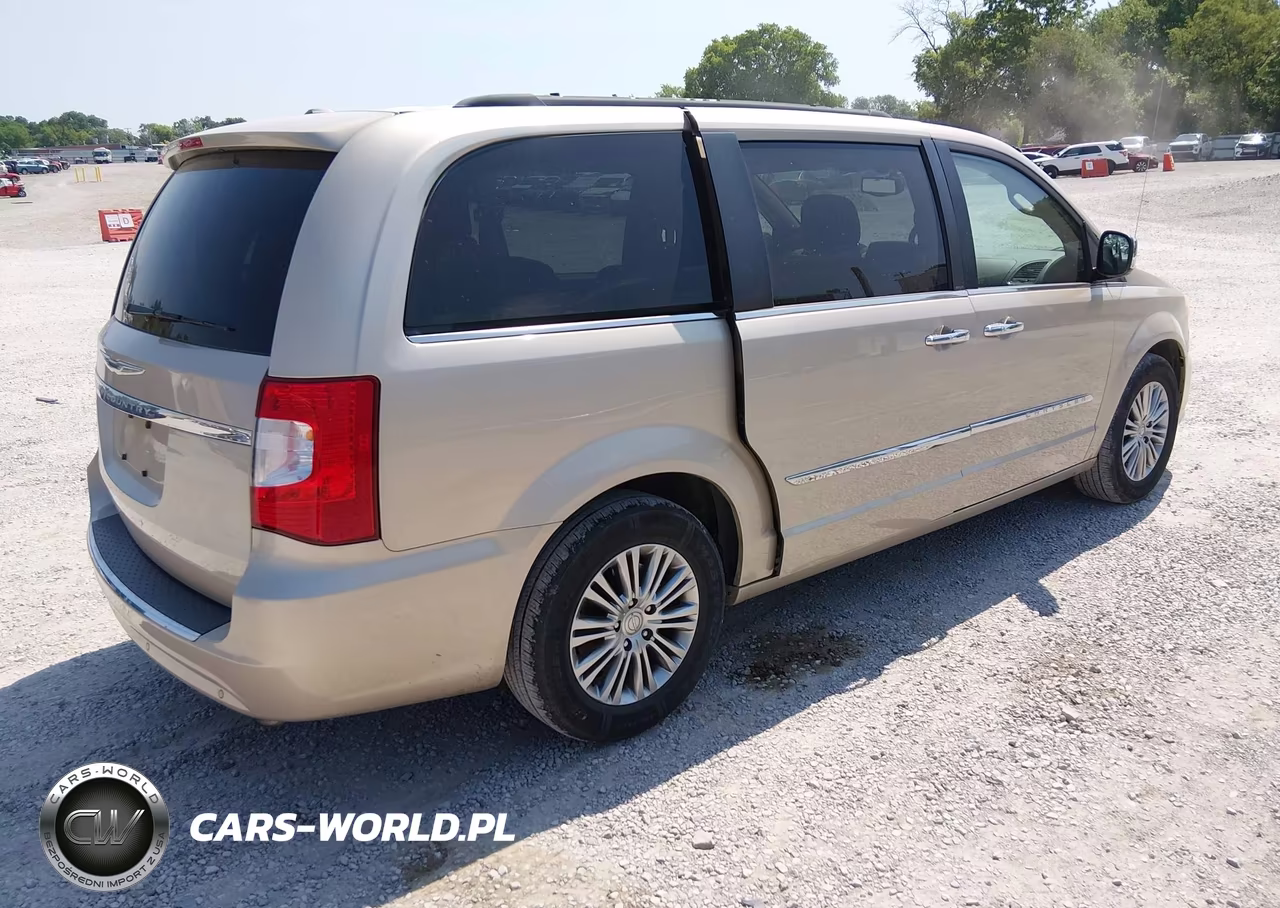 2013 Chrysler Town & Country Touring-L VIN:2C4RC1CG9DR777155 - 4