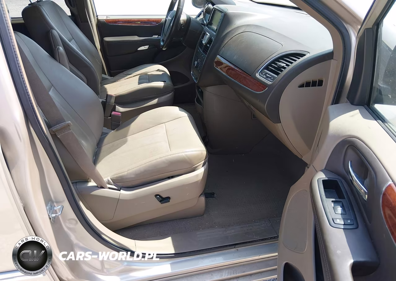 2013 Chrysler Town & Country Touring-L VIN:2C4RC1CG9DR777155 - 5