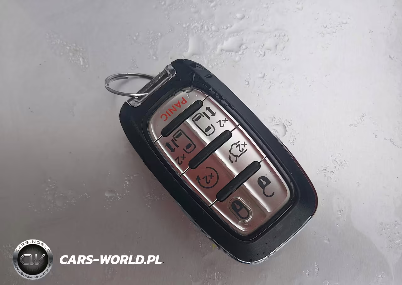 2021 Chrysler Pacifica Hybrid Touring L VIN:2C4RC1L75MR591659 - 11
