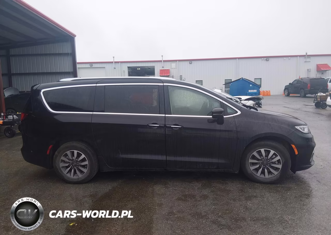 2021 Chrysler Pacifica Hybrid Touring L VIN:2C4RC1L75MR591659 - 14