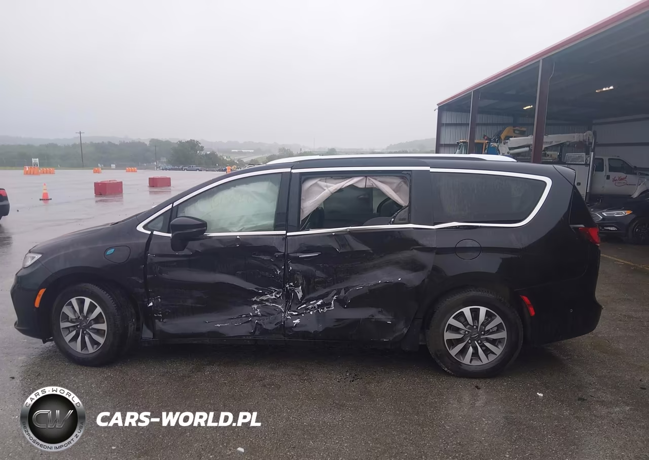 2021 Chrysler Pacifica Hybrid Touring L VIN:2C4RC1L75MR591659 - 15