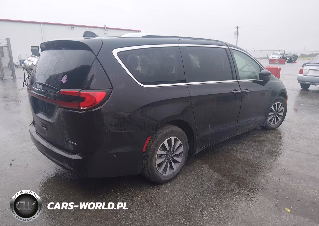 2021 Chrysler Pacifica Hybrid Touring L VIN:2C4RC1L75MR591659 - 4
