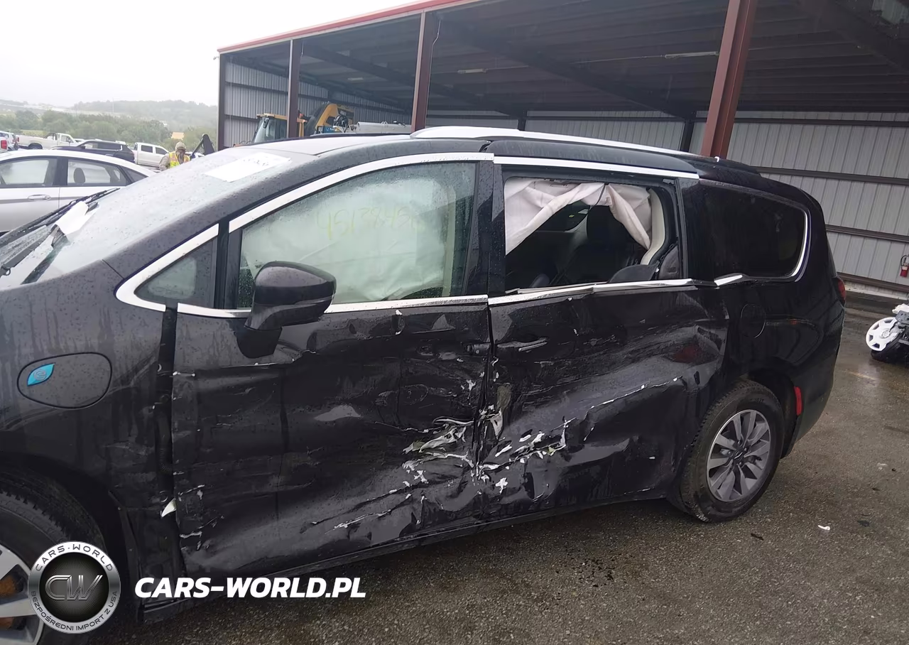 2021 Chrysler Pacifica Hybrid Touring L VIN:2C4RC1L75MR591659 - 6
