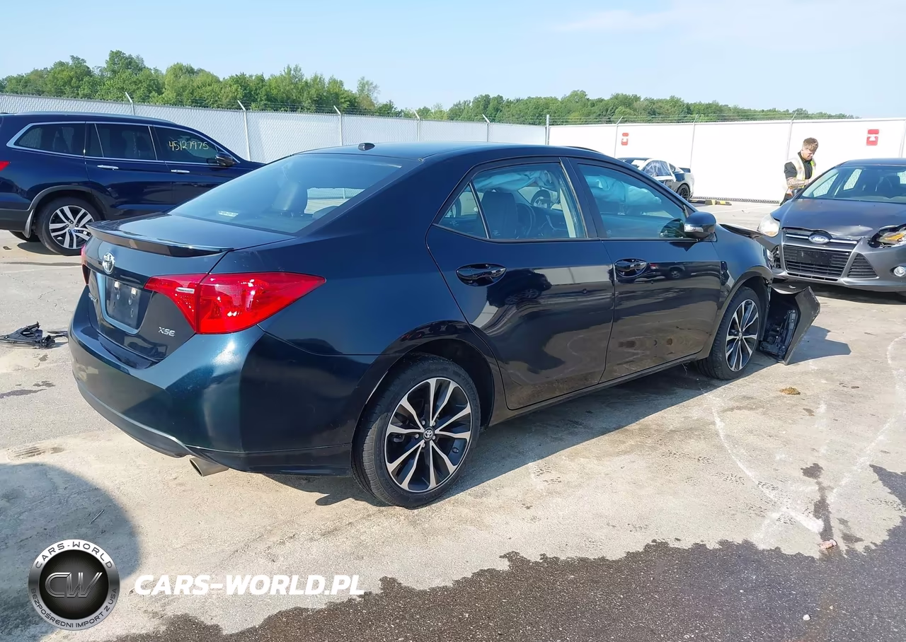 2017 Toyota Corolla Xse VIN:5YFBURHE7HP693300 - 4