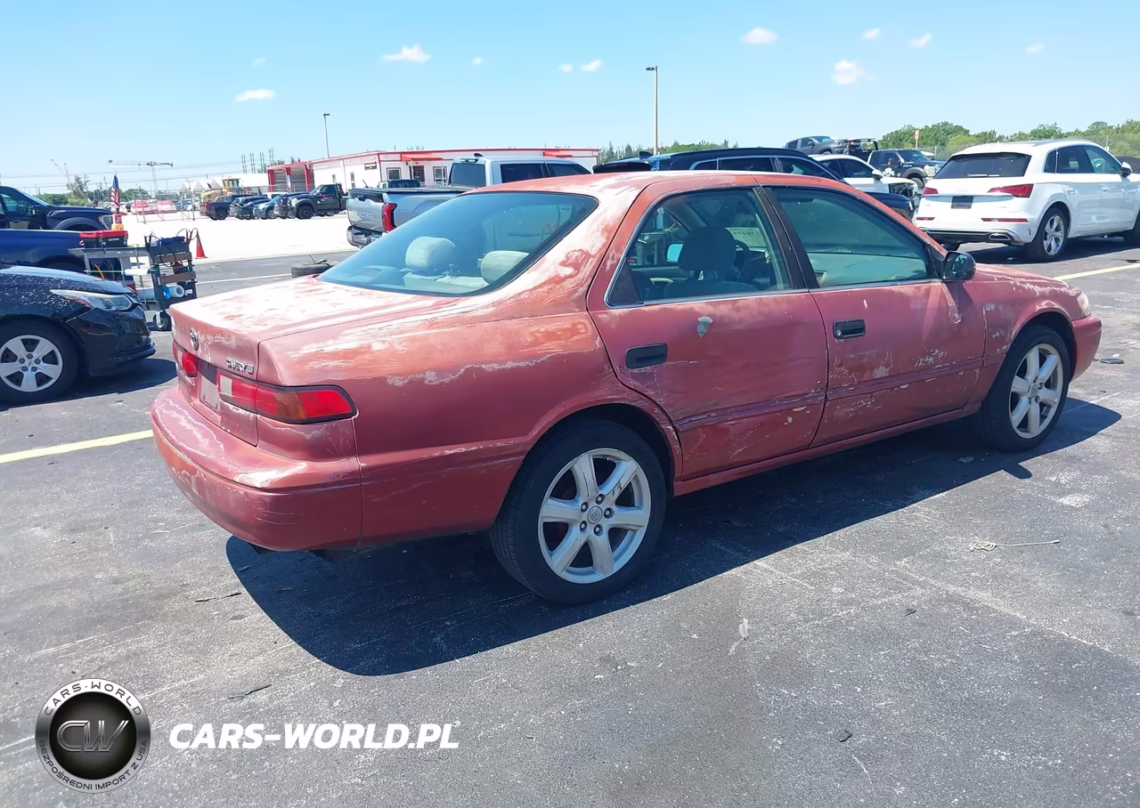 1997 Toyota Camry Le VIN:4T1BG22K5VU073018 - 4