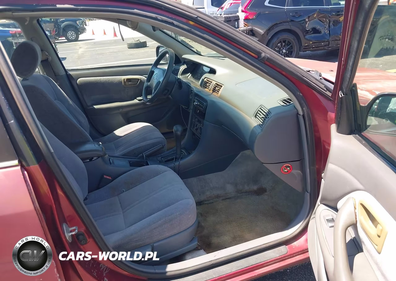 1997 Toyota Camry Le VIN:4T1BG22K5VU073018 - 5