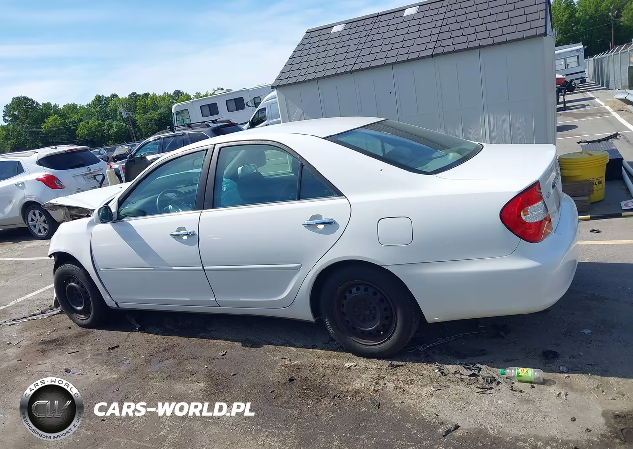 2002 Toyota Camry Le VIN:4T1BE32K72U022871 - 14