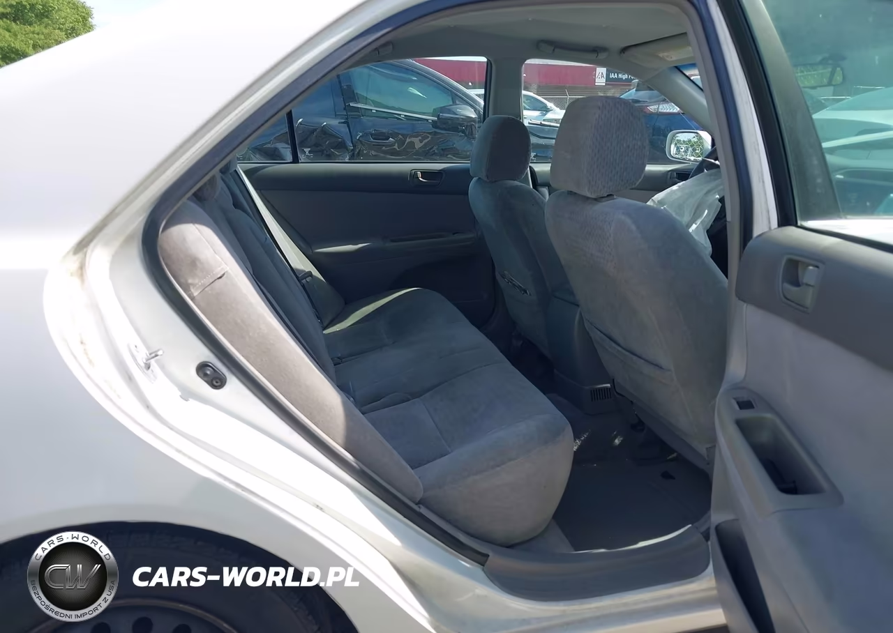 2002 Toyota Camry Le VIN:4T1BE32K72U022871 - 8
