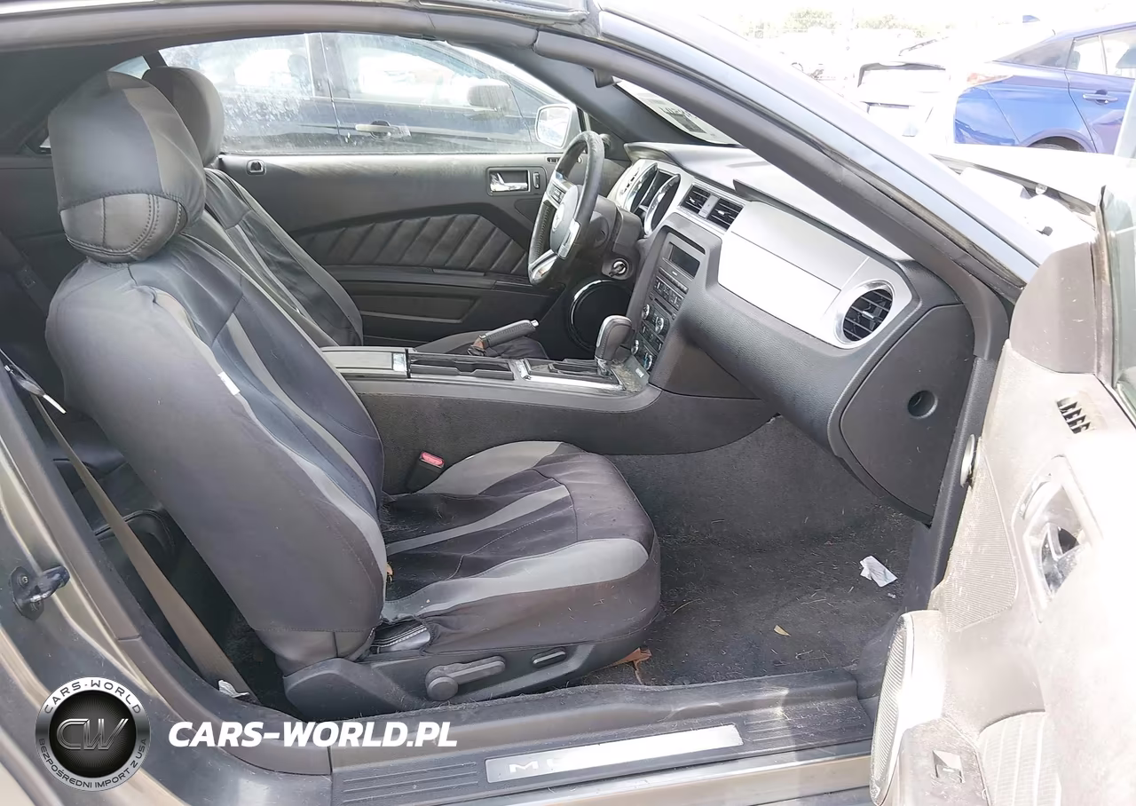 2013 Ford Mustang V6 Premium VIN:1ZVBP8EM7D5220496 - 5