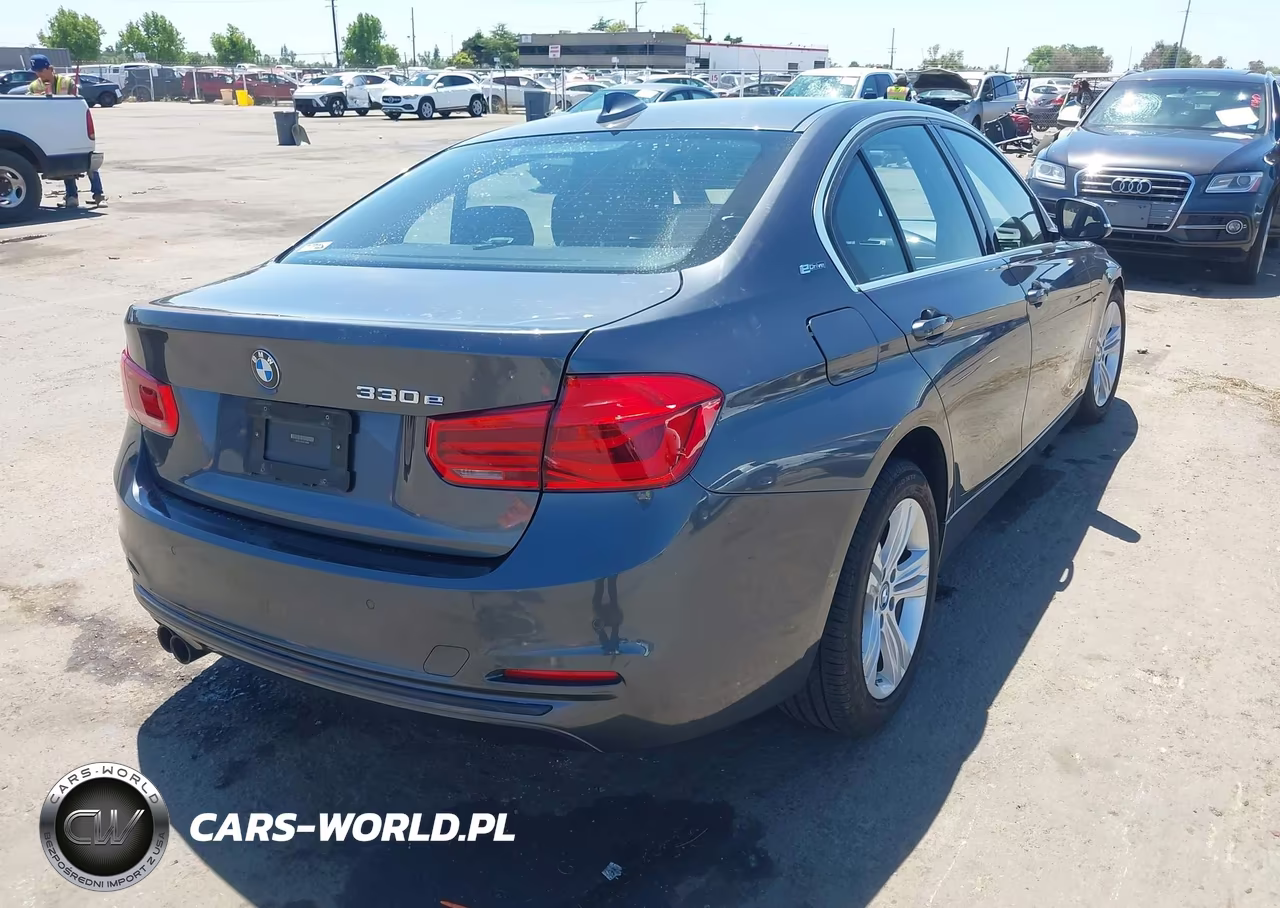 2017 BMW 330E Iperformance VIN:WBA8E1C30HA158888 - 4