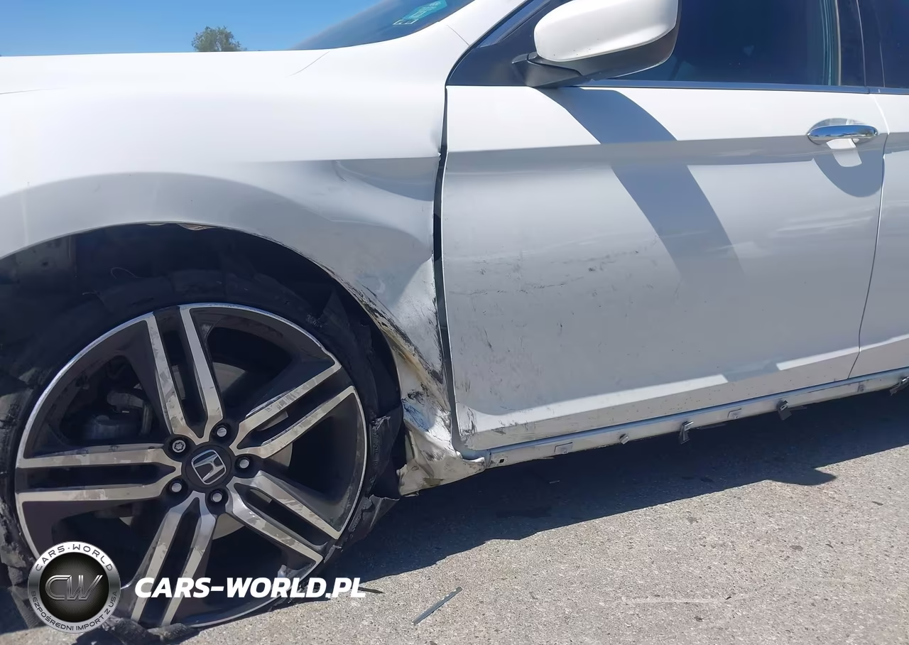 2017 Honda Accord Sport VIN:1HGCR2F50HA129218 - 6