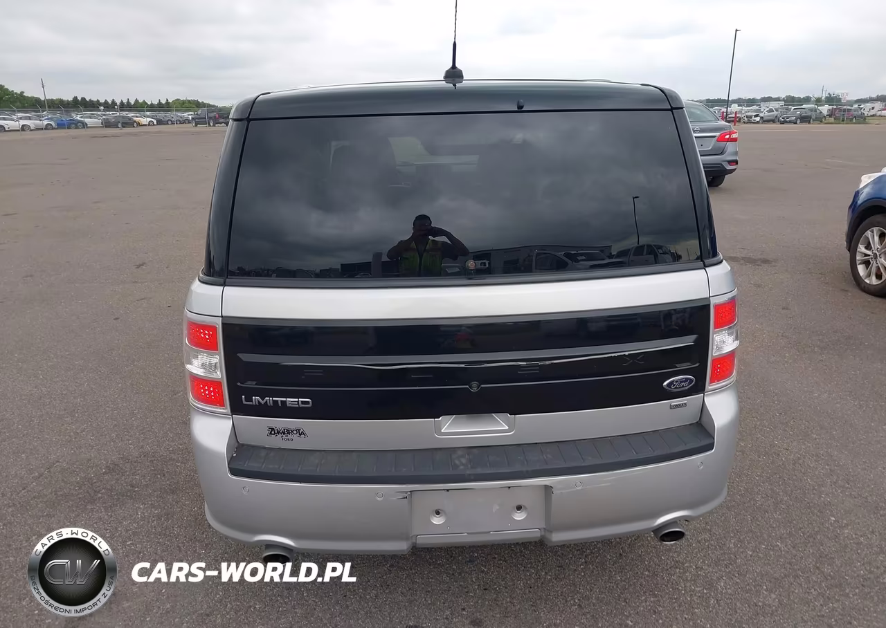 2018 Ford Flex Limited VIN:2FMHK6D85JBA00250 - 16