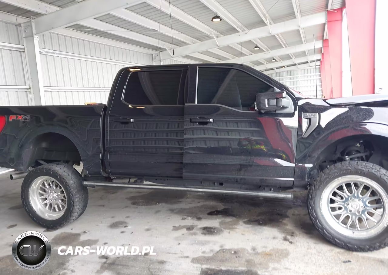 2023 Ford F-150 Lariat VIN:1FTFW1E87PFC19574 - 13