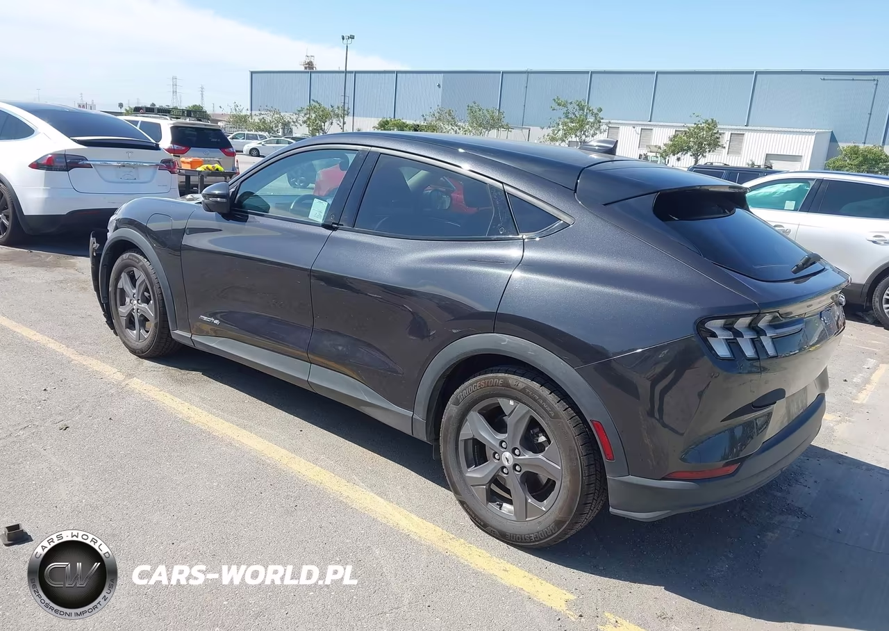 2021 Ford Mustang Mach-E Select VIN:3FMTK1SS1MMA59732 - 3