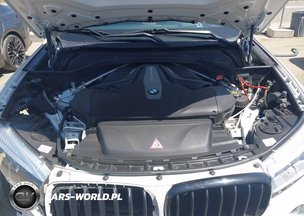 2018 BMW X5 xDrive50I VIN:5UXKR6C57J0U14384 - 10