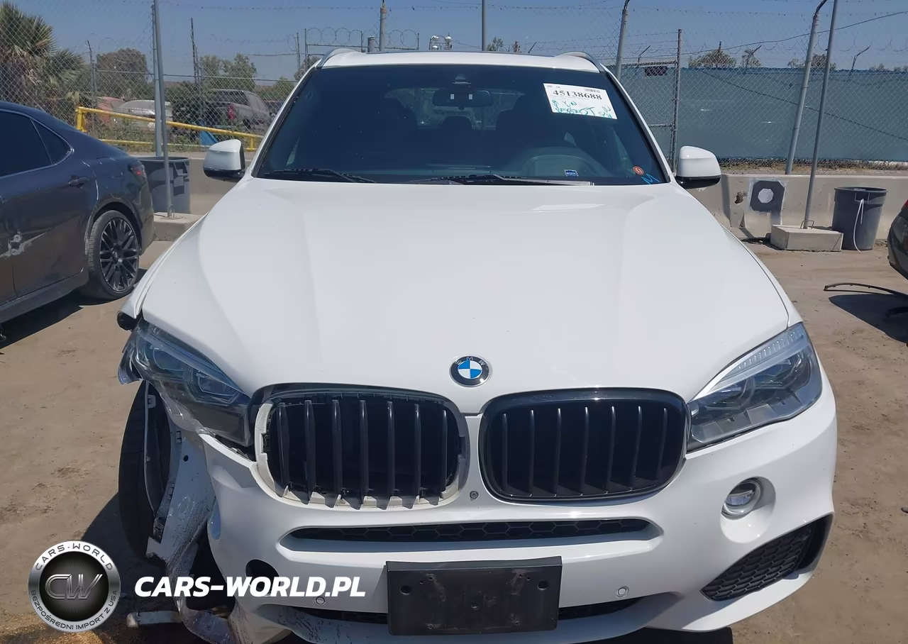2018 BMW X5 xDrive50I VIN:5UXKR6C57J0U14384 - 12