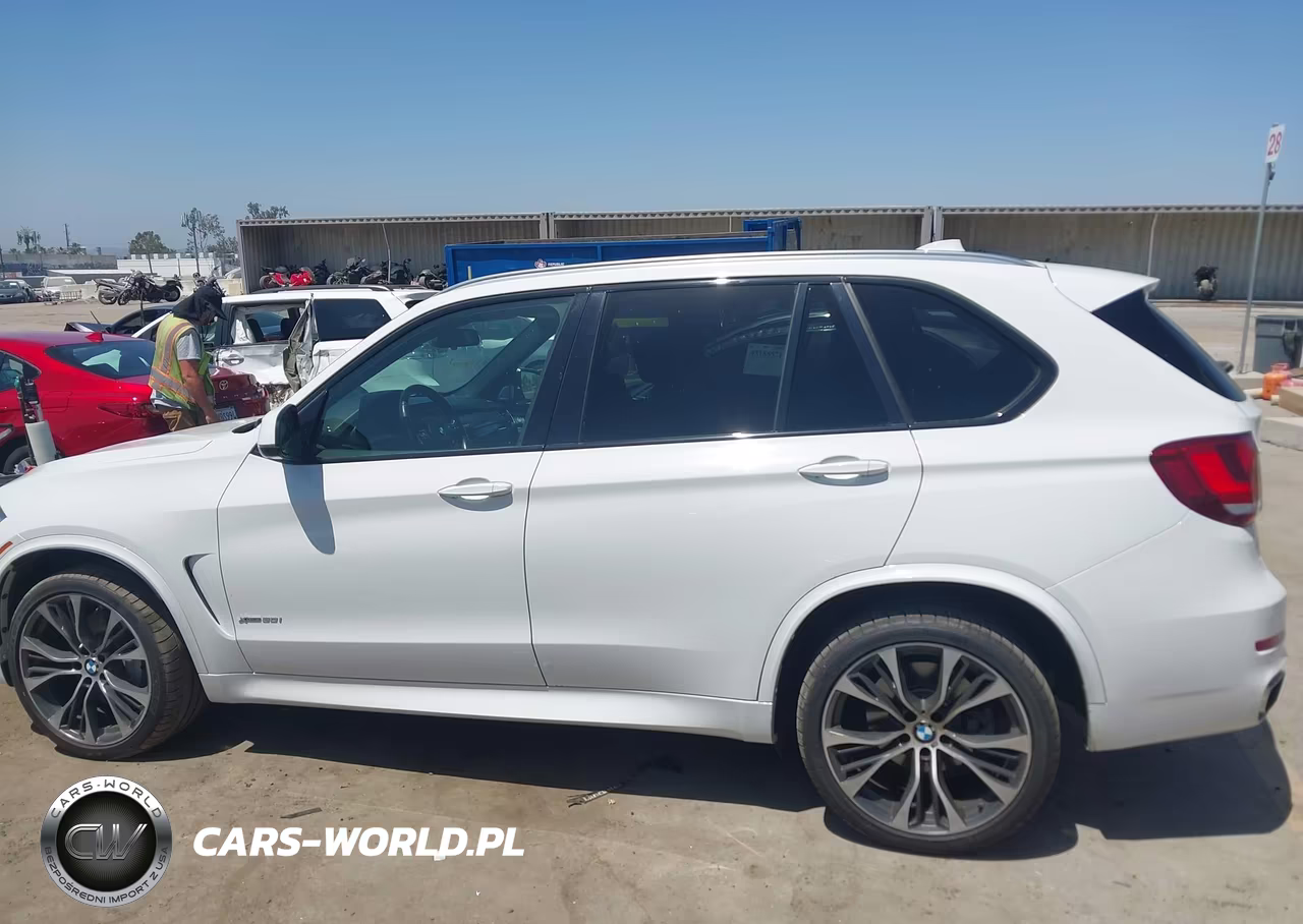 2018 BMW X5 xDrive50I VIN:5UXKR6C57J0U14384 - 14