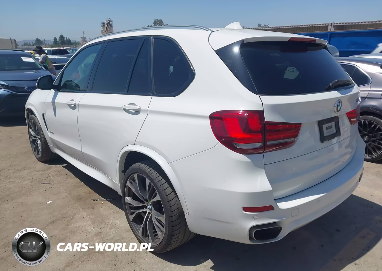 2018 BMW X5 xDrive50I VIN:5UXKR6C57J0U14384 - 3