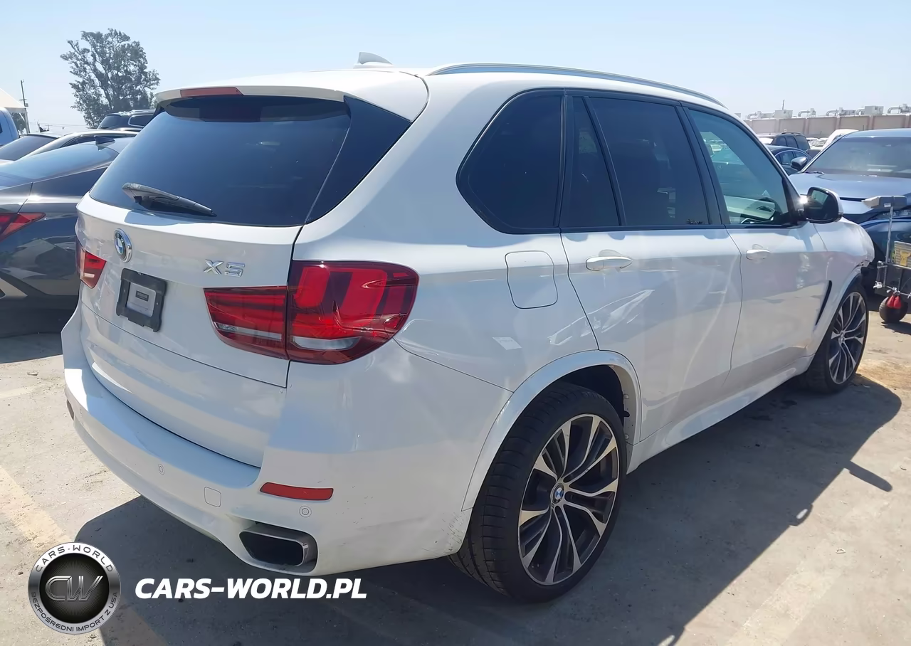 2018 BMW X5 xDrive50I VIN:5UXKR6C57J0U14384 - 4
