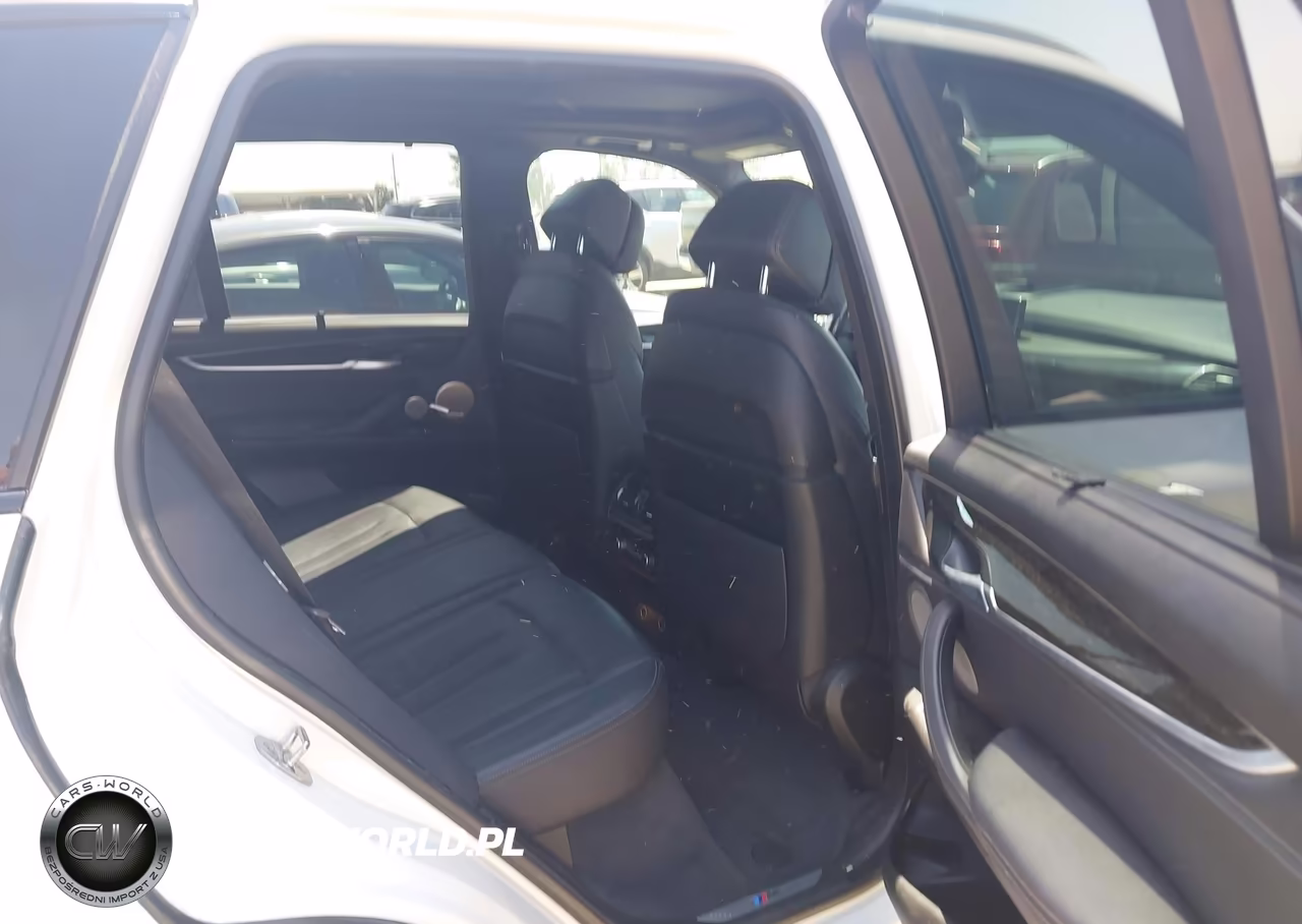2018 BMW X5 xDrive50I VIN:5UXKR6C57J0U14384 - 8