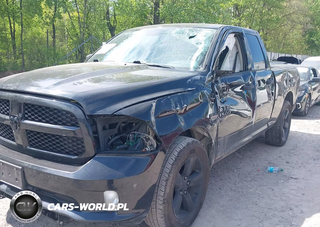 2019 Ram 1500 Classic Express 4X4 6'4 Box VIN:1C6RR7FT4KS567933 - 6