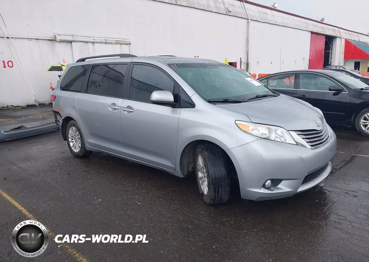 2016 Toyota Sienna Xle Premium 8 Passenger